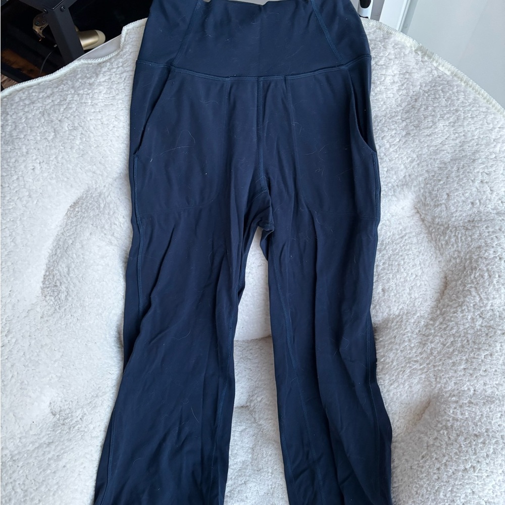 lululemon athletica Blue Capris with Wide Waistband and Soft Stretchy Fabric